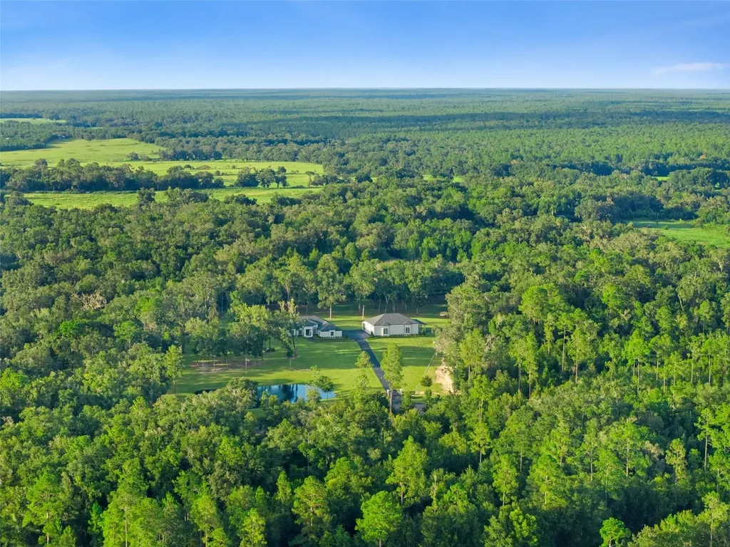 1825 W Oak Valley Court Homosassa FL 34446