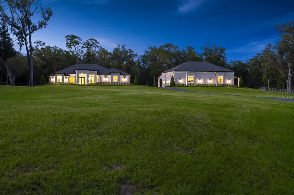 1825 W Oak Valley Court Homosassa FL 34446