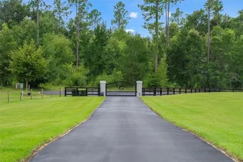 1825 W Oak Valley Court Homosassa FL 34446