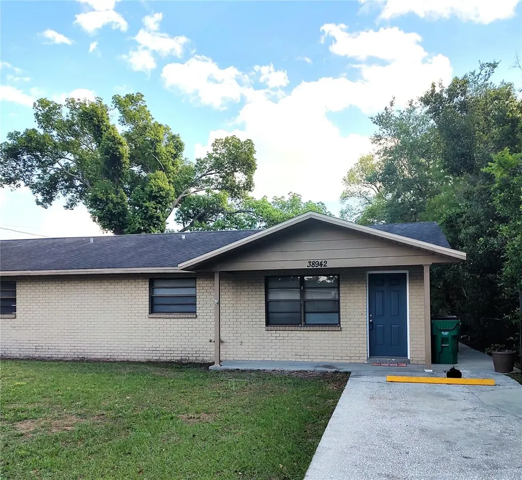 38942 9th Avenue Zephyrhills FL 33542
