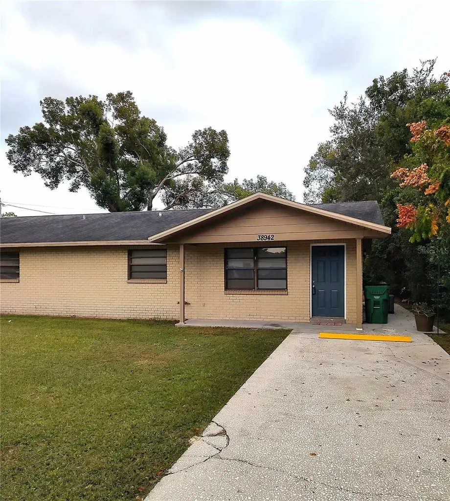 38942 9th Avenue Zephyrhills FL 33542