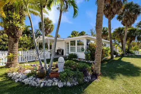 5801 Imperiore Avenue Holmes Beach FL 34217