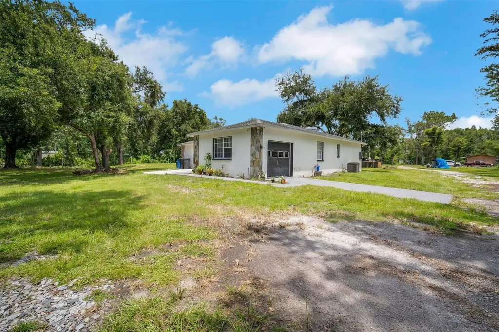 6830 N Dormany Road Plant City FL 33565