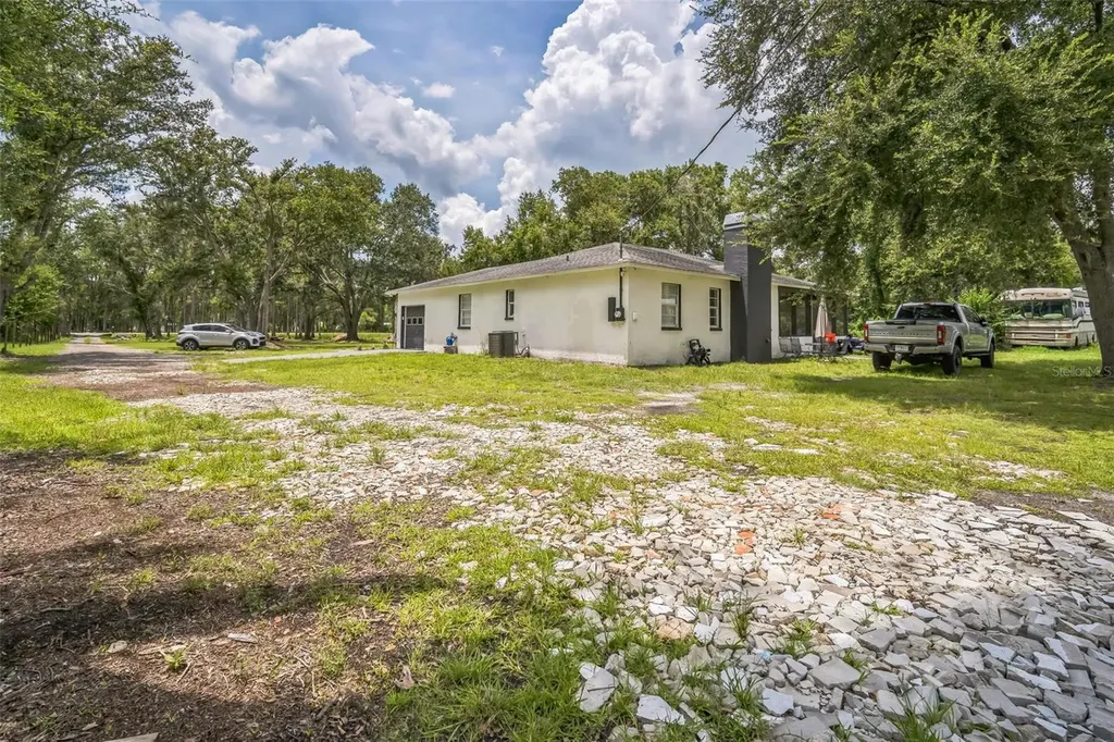 6830 N Dormany Road Plant City FL 33565