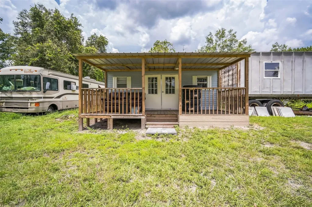 6830 N Dormany Road Plant City FL 33565