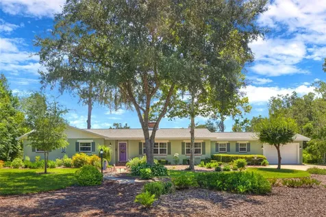 709 Pine Tree Court Deland FL 32724