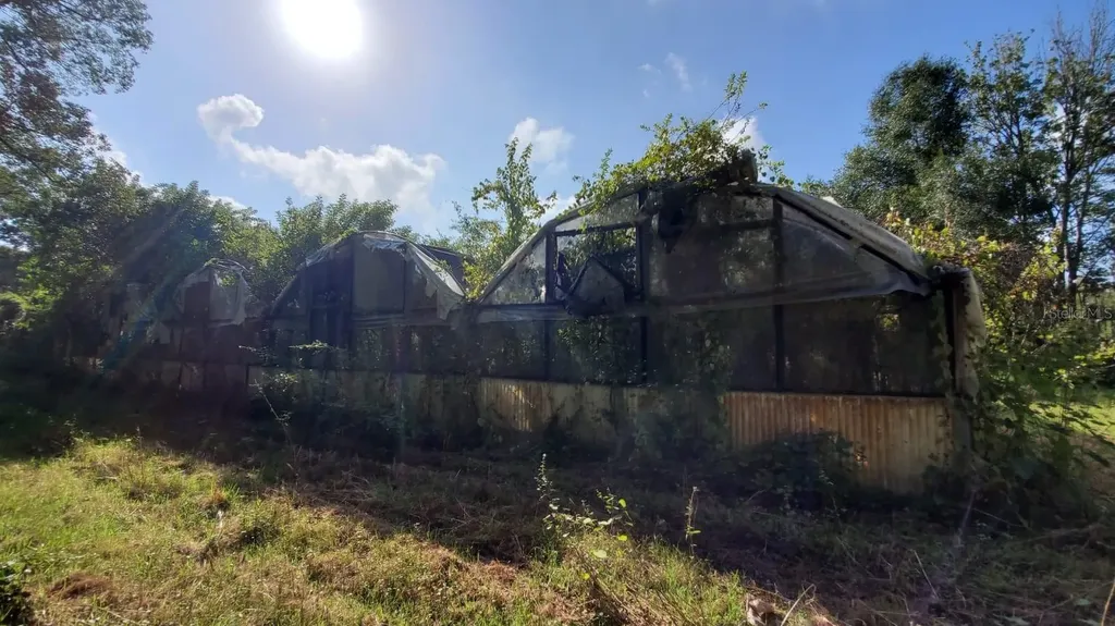 200 W English Street Plant City FL 33563