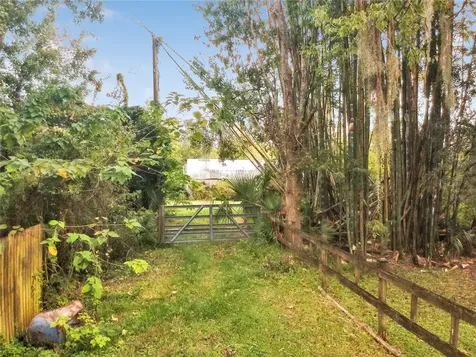 200 W English Street Plant City FL 33563