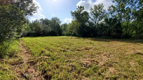 200 W English Street Plant City FL 33563