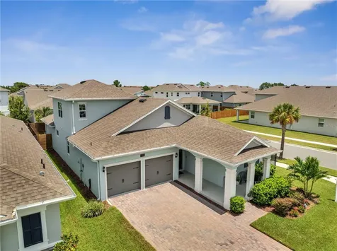 19041 Blueleaf Street Orlando FL 32827