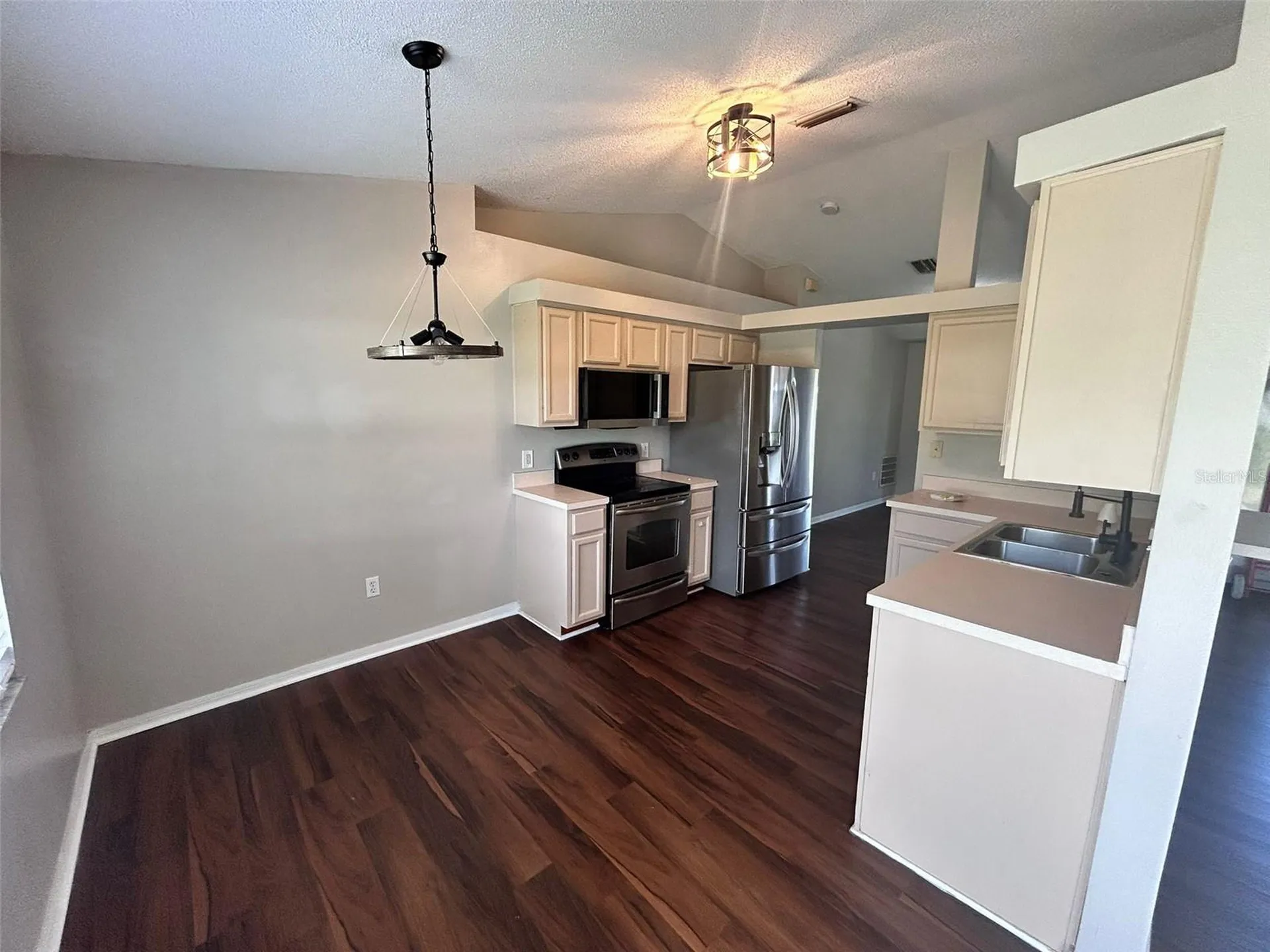 3175 Victoria Drive Kissimmee FL 34746