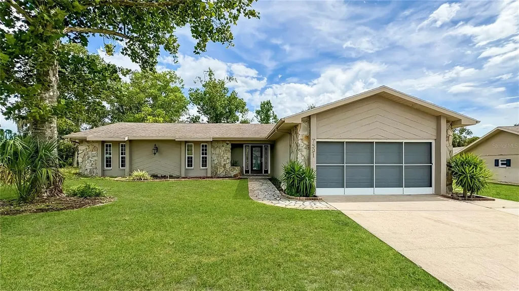 7591 St Andrews Boulevard Weeki Wachee FL 34613