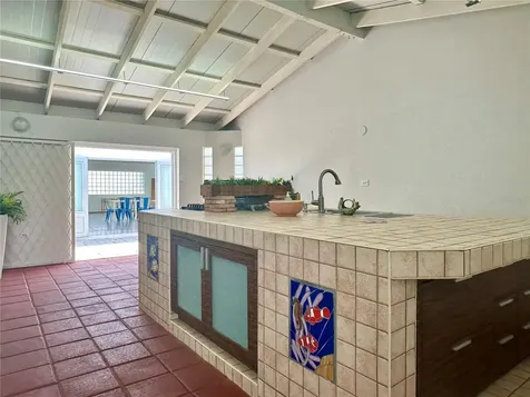 665 Aquamarina Isabela PR 00662