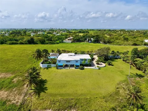 665 Aquamarina Isabela PR 00662