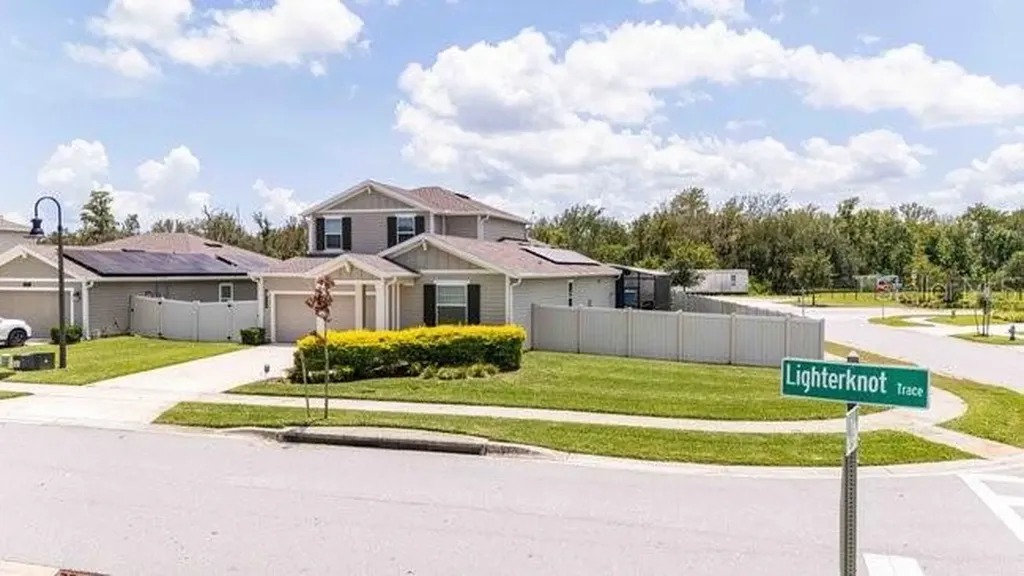 4350 Lighterknot Trace Kissimmee FL 34746