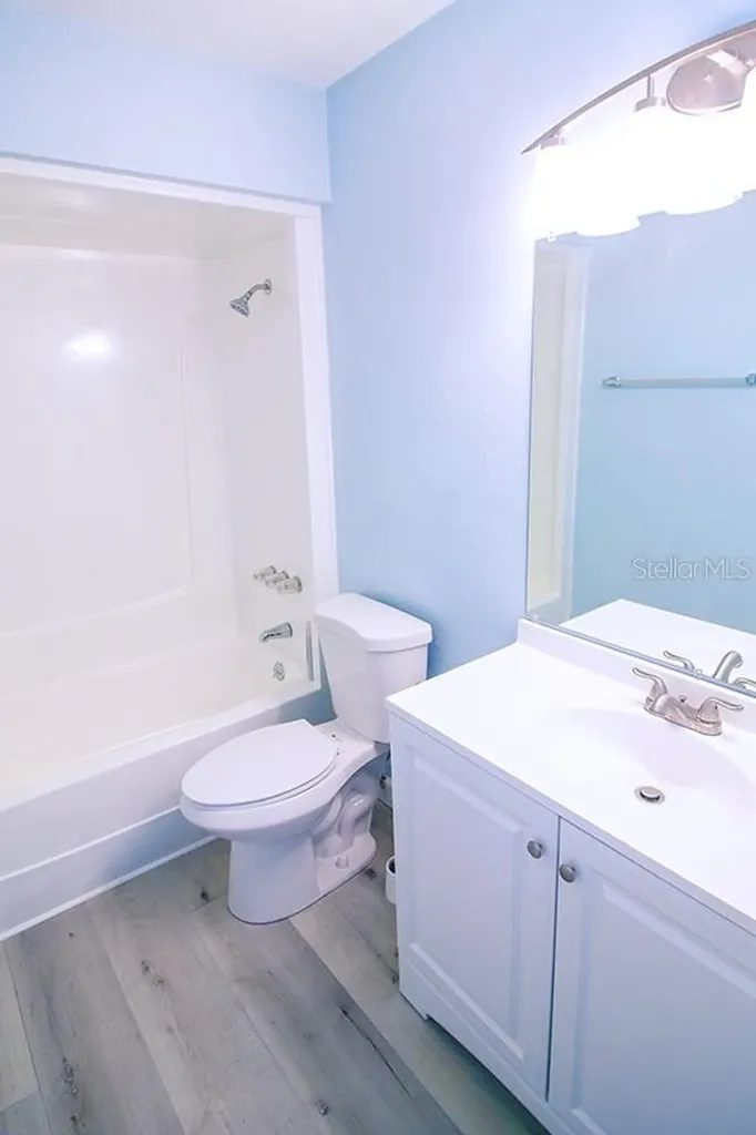 400 Base Venice FL 34293