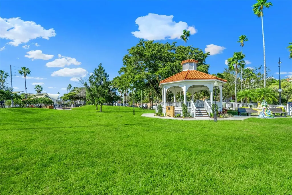 400 Base Venice FL 34293