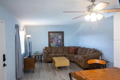 400 Base Venice FL 34293