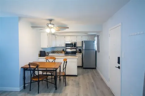 400 Base Venice FL 34293