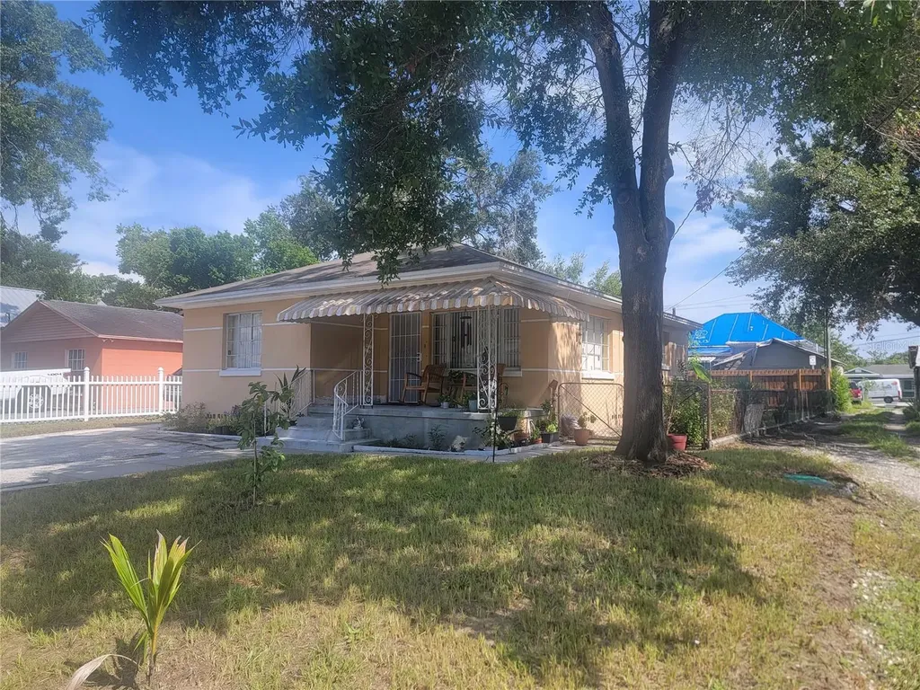 2105 W Saint Joseph Street Tampa FL 33607