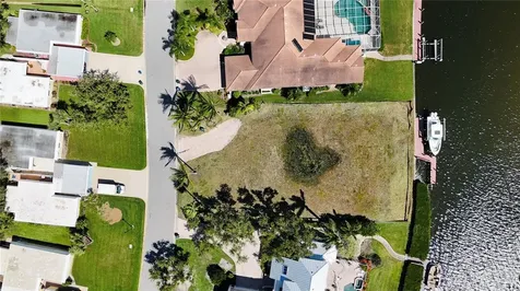 5848 Tidewood Avenue Sarasota FL 34231