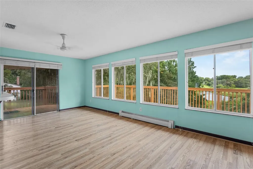 1422 E 8th Avenue Mount Dora FL 32757