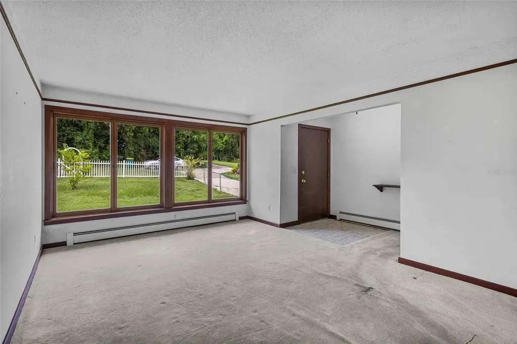 1422 E 8th Avenue Mount Dora FL 32757