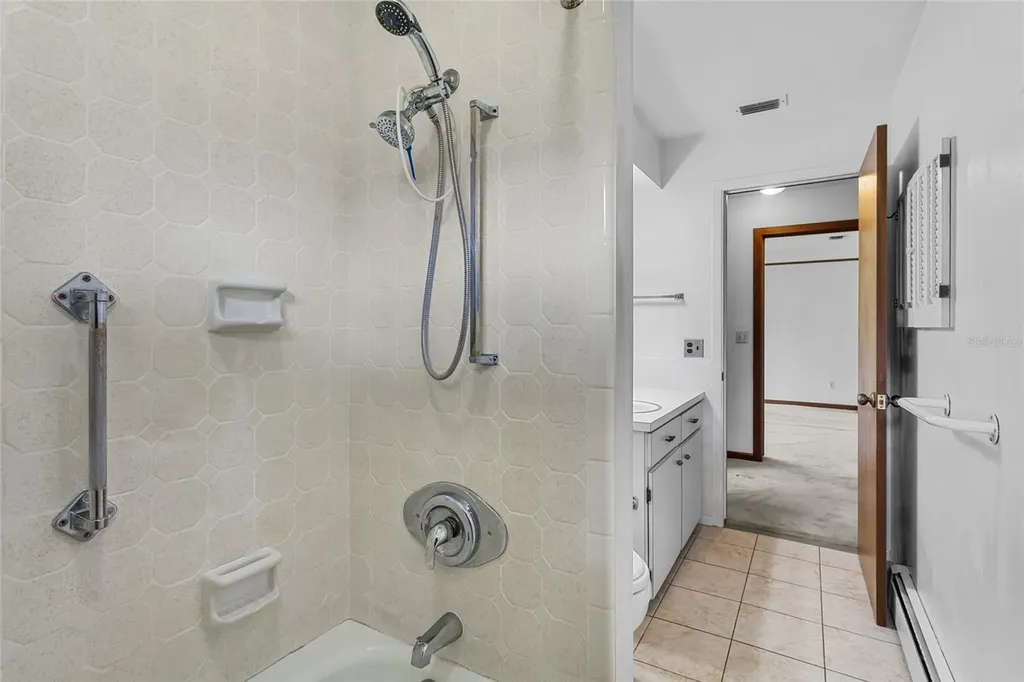 1422 E 8th Avenue Mount Dora FL 32757