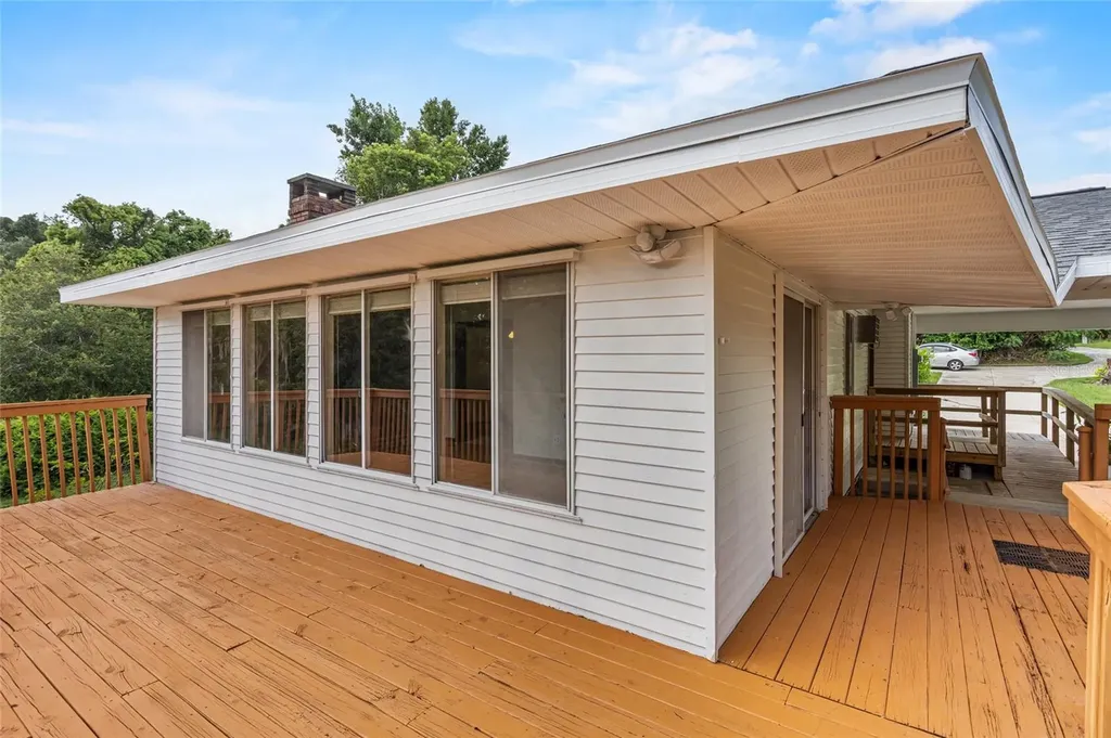 1422 E 8th Avenue Mount Dora FL 32757