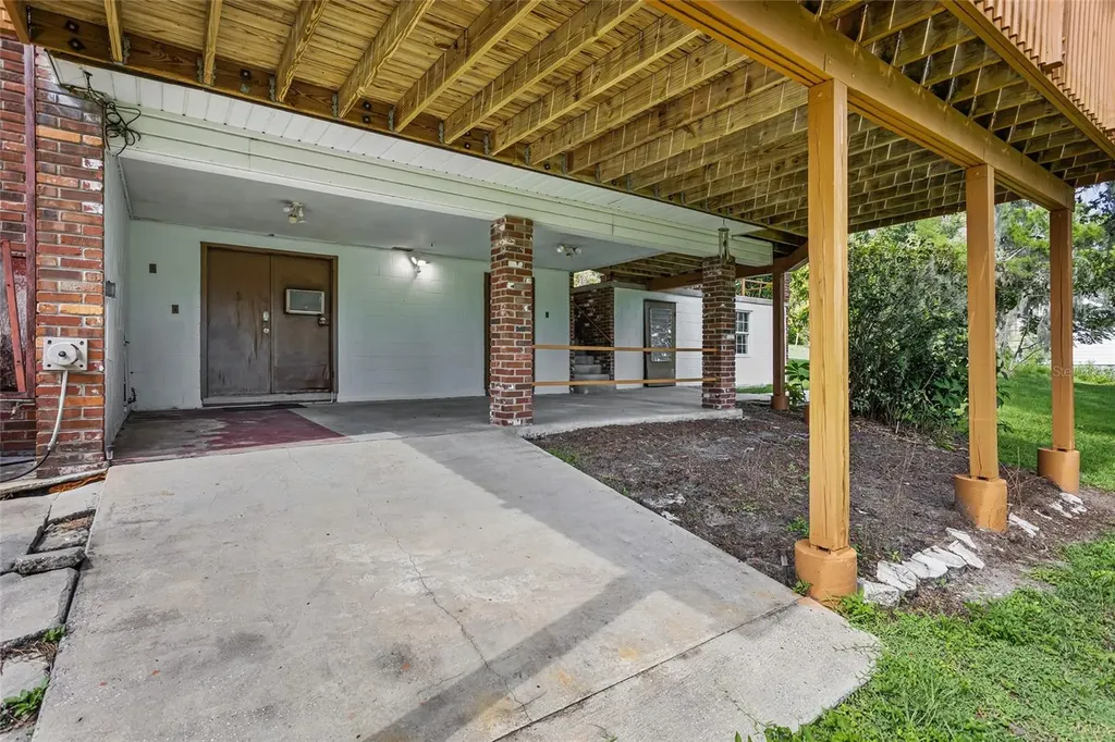 1422 E 8th Avenue Mount Dora FL 32757