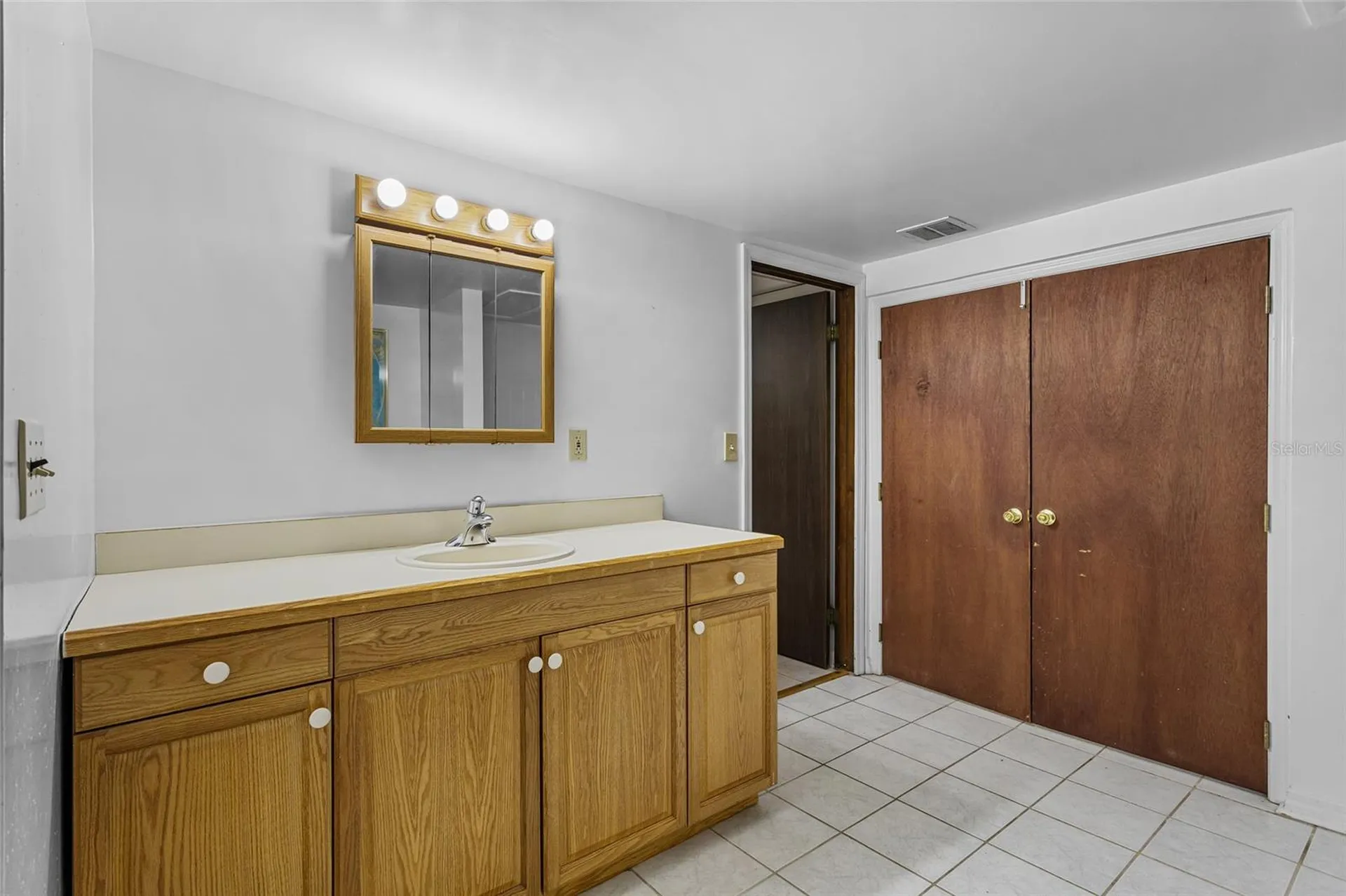 1422 E 8th Avenue Mount Dora FL 32757