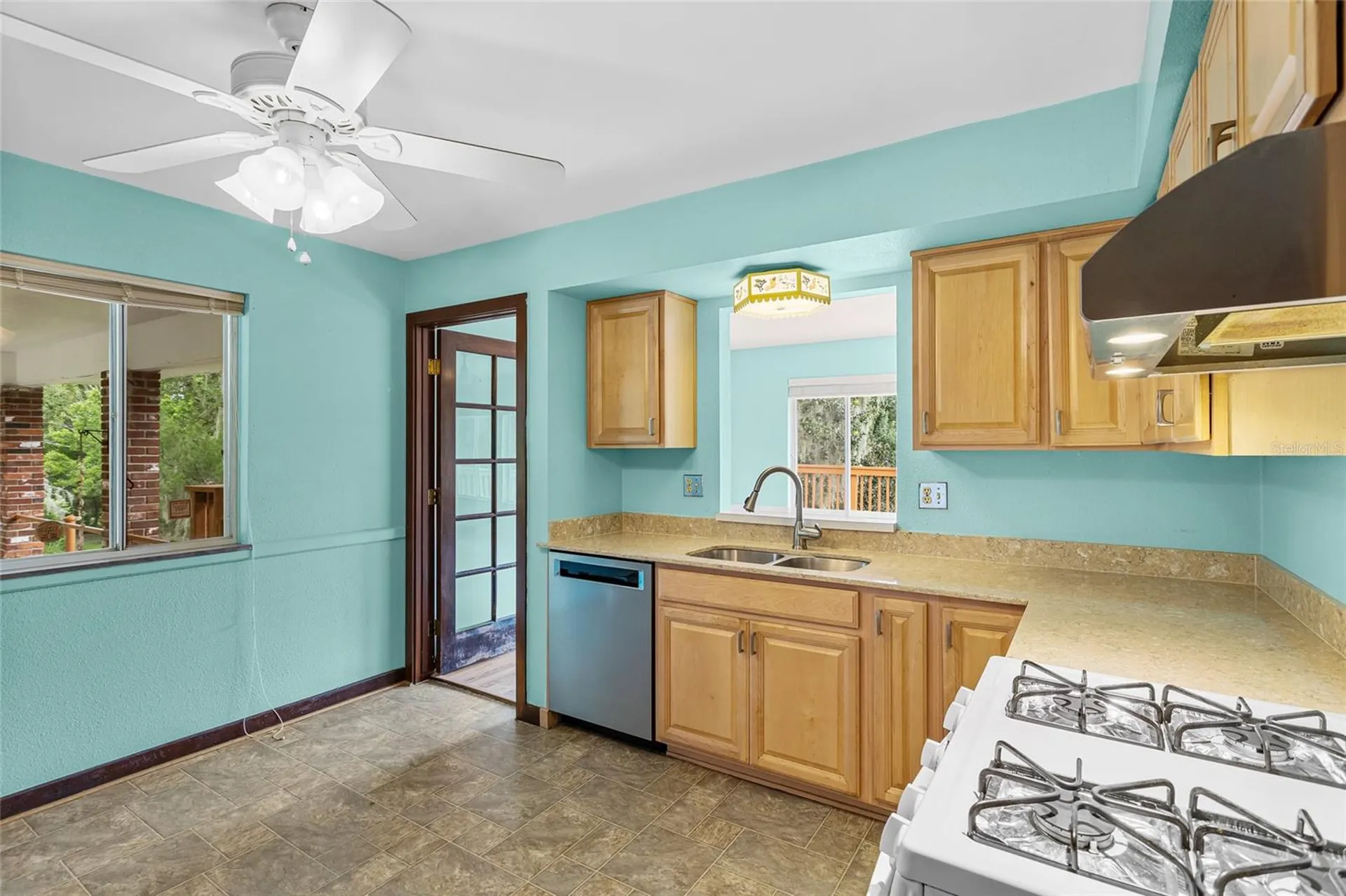 1422 E 8th Avenue Mount Dora FL 32757