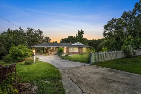 1422 E 8th Avenue Mount Dora FL 32757