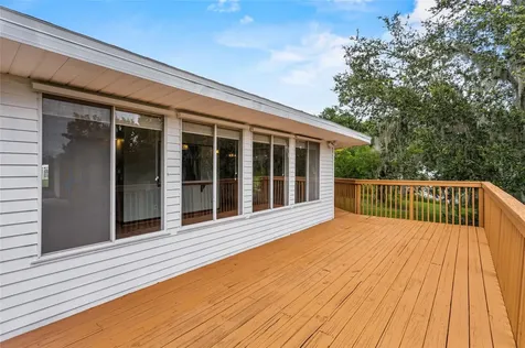 1422 E 8th Avenue Mount Dora FL 32757