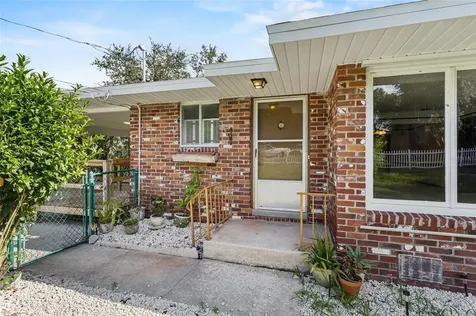 1422 E 8th Avenue Mount Dora FL 32757