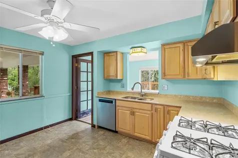 1422 E 8th Avenue Mount Dora FL 32757