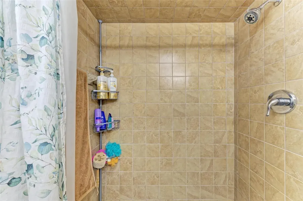 31 Seminole Drive Bradenton FL 34208