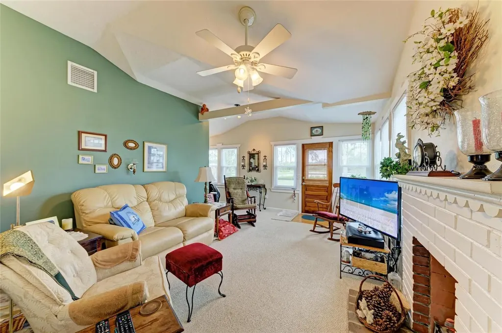 31 Seminole Drive Bradenton FL 34208