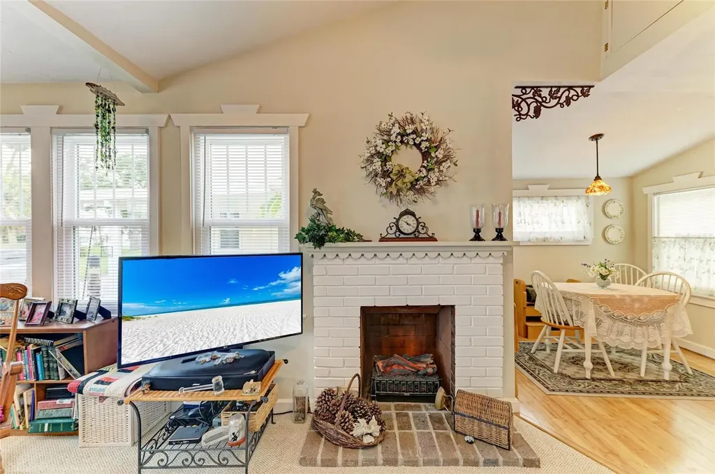 31 Seminole Drive Bradenton FL 34208