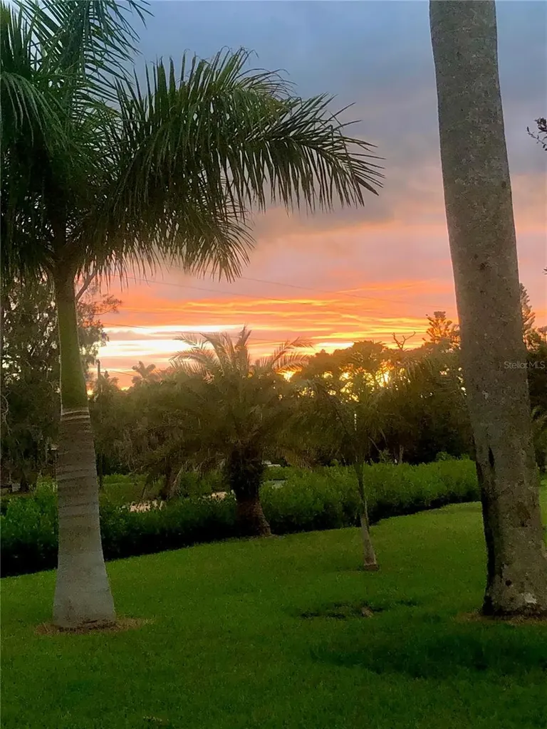 31 Seminole Drive Bradenton FL 34208