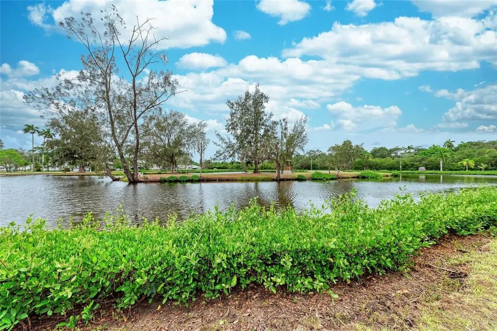 31 Seminole Drive Bradenton FL 34208