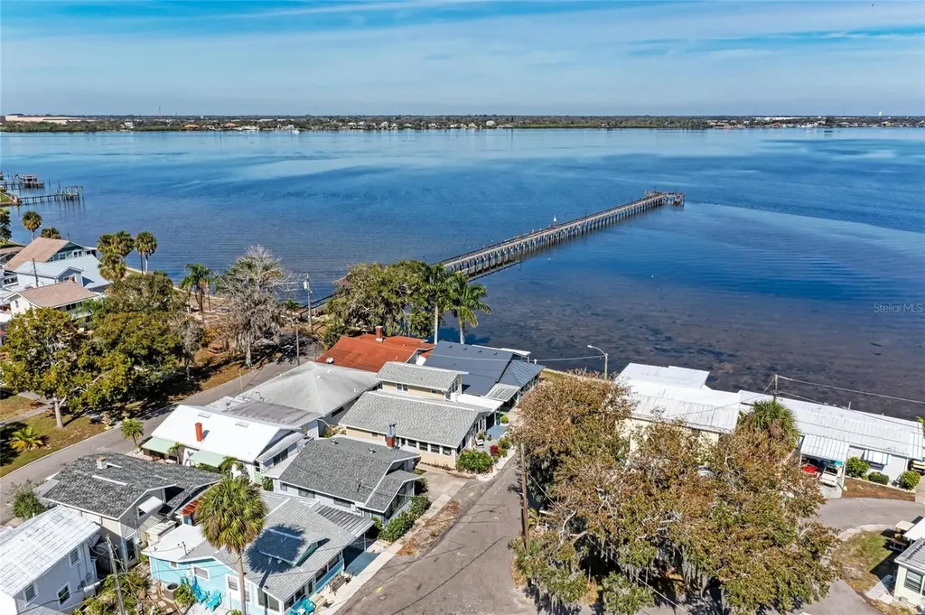 31 Seminole Drive Bradenton FL 34208