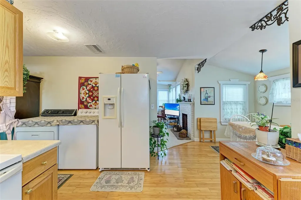 31 Seminole Drive Bradenton FL 34208