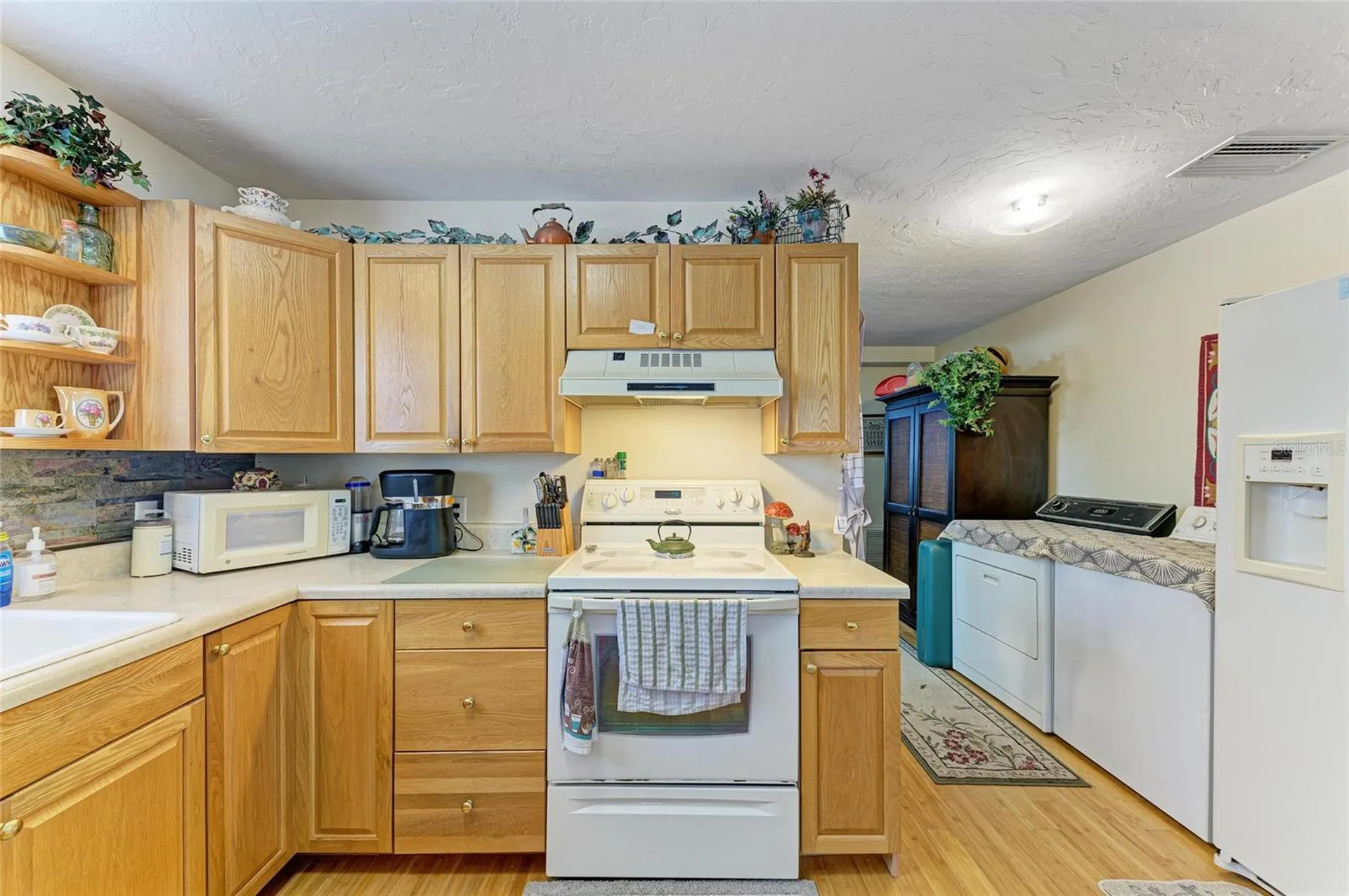 31 Seminole Drive Bradenton FL 34208