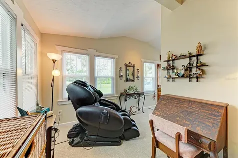 31 Seminole Drive Bradenton FL 34208