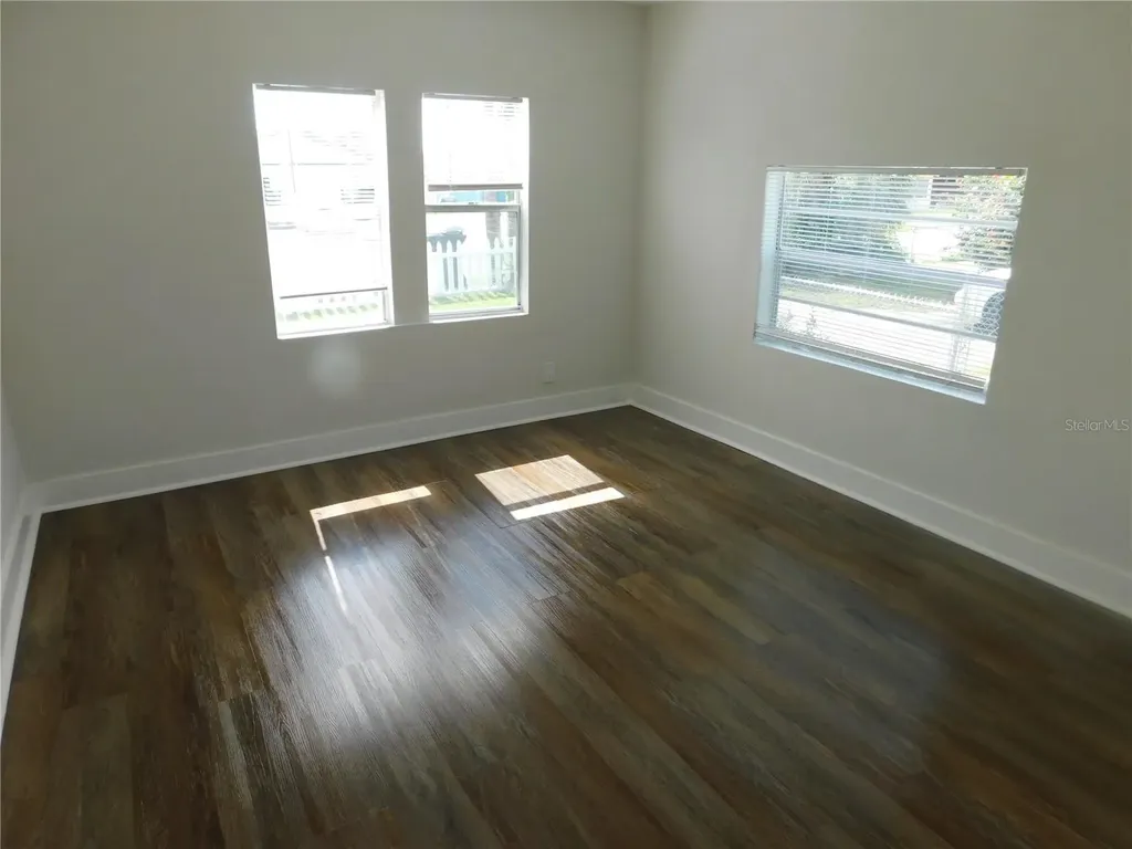 1009 17th Street S St Petersburg FL 33712