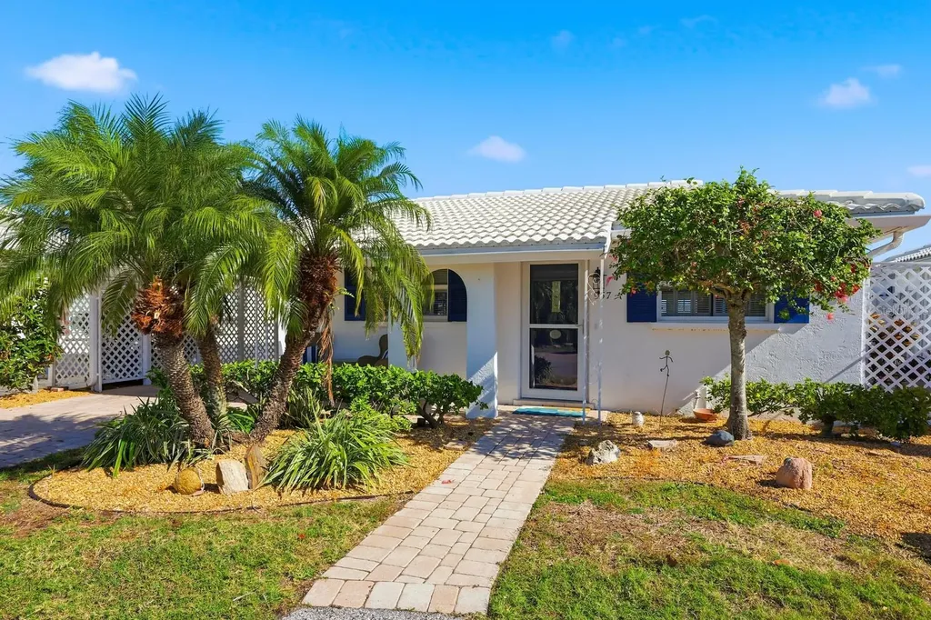 957 Spanish Drive N Longboat Key FL 34228