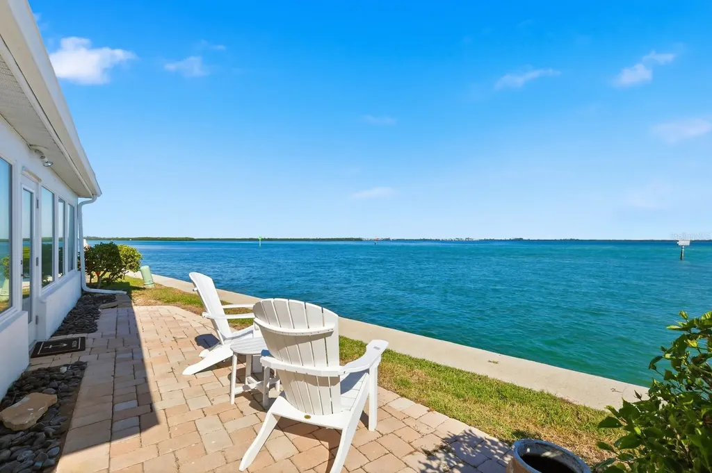 957 Spanish Drive N Longboat Key FL 34228