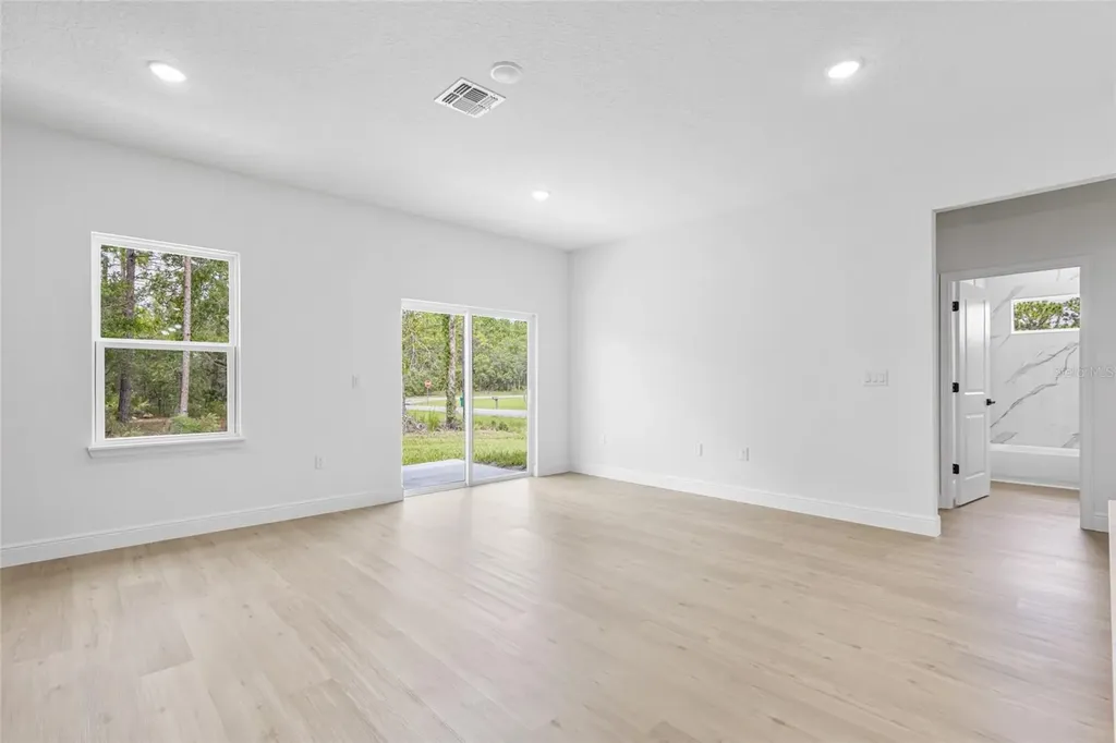 1071 W Hampshire Boulevard Dunnellon FL 34434