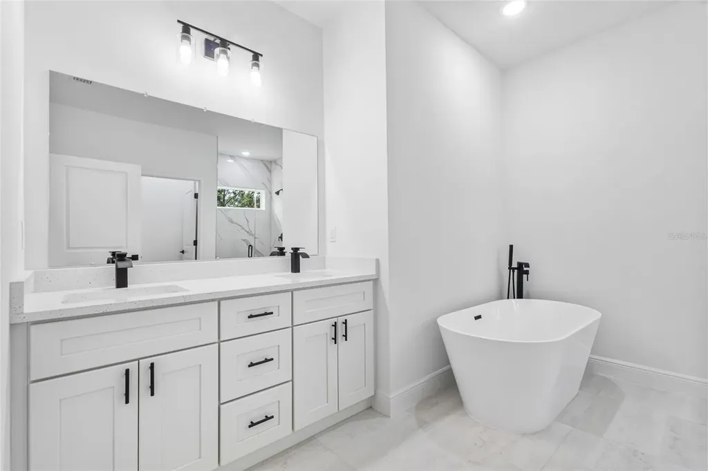 1071 W Hampshire Boulevard Dunnellon FL 34434